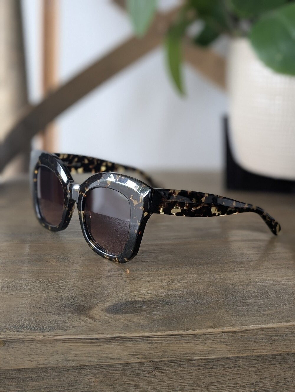 KREWE du optic Dauphine Flat Lens in Zulu Tortoise - Picture 12 of 16